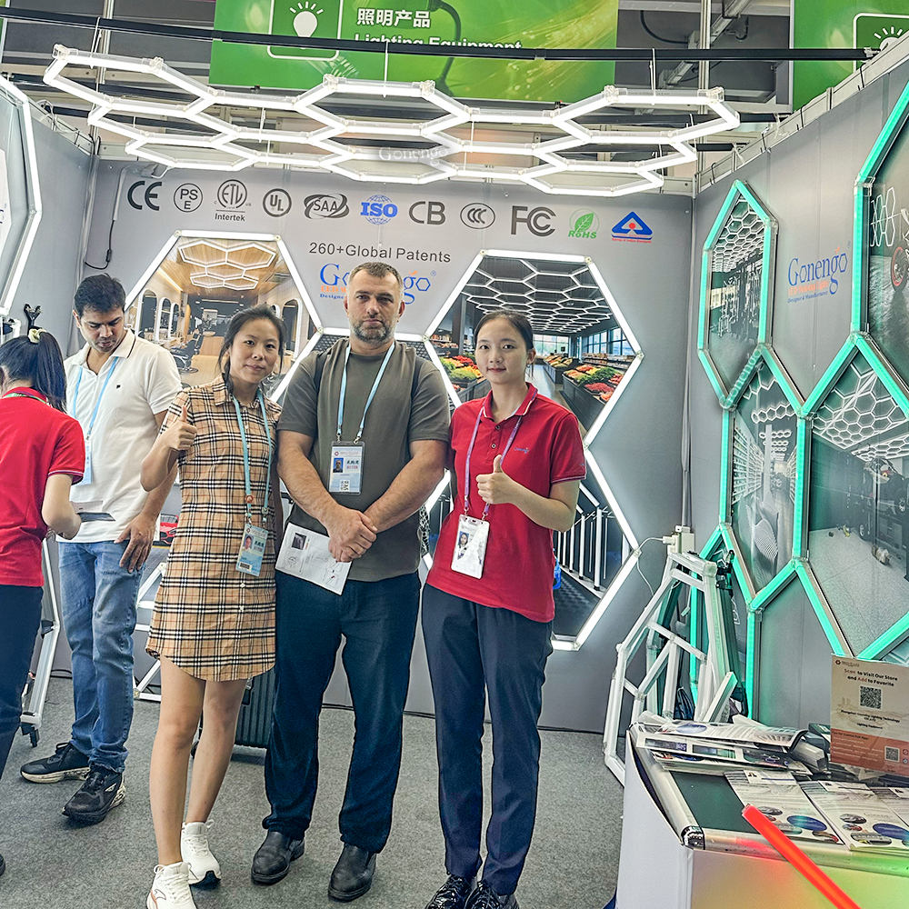 أضواء LED هندسية