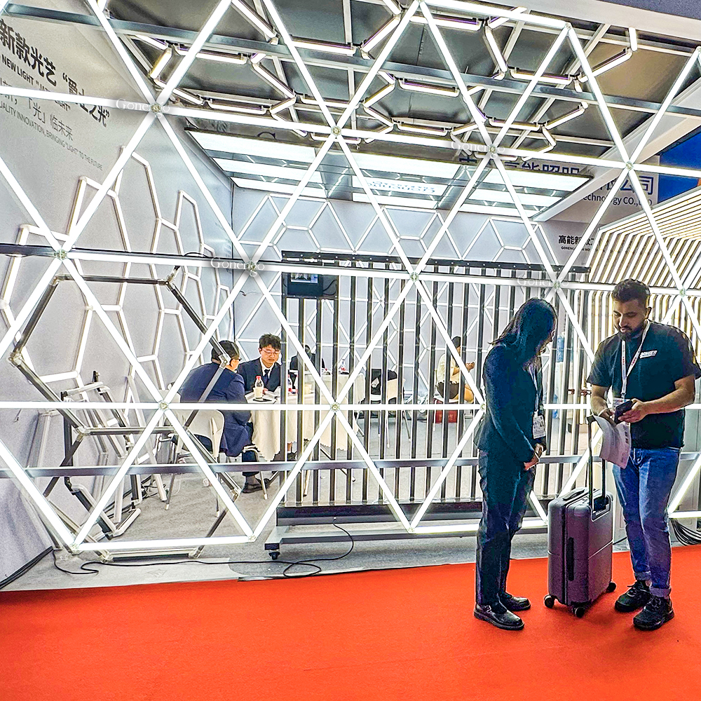 أضواء LED هندسية