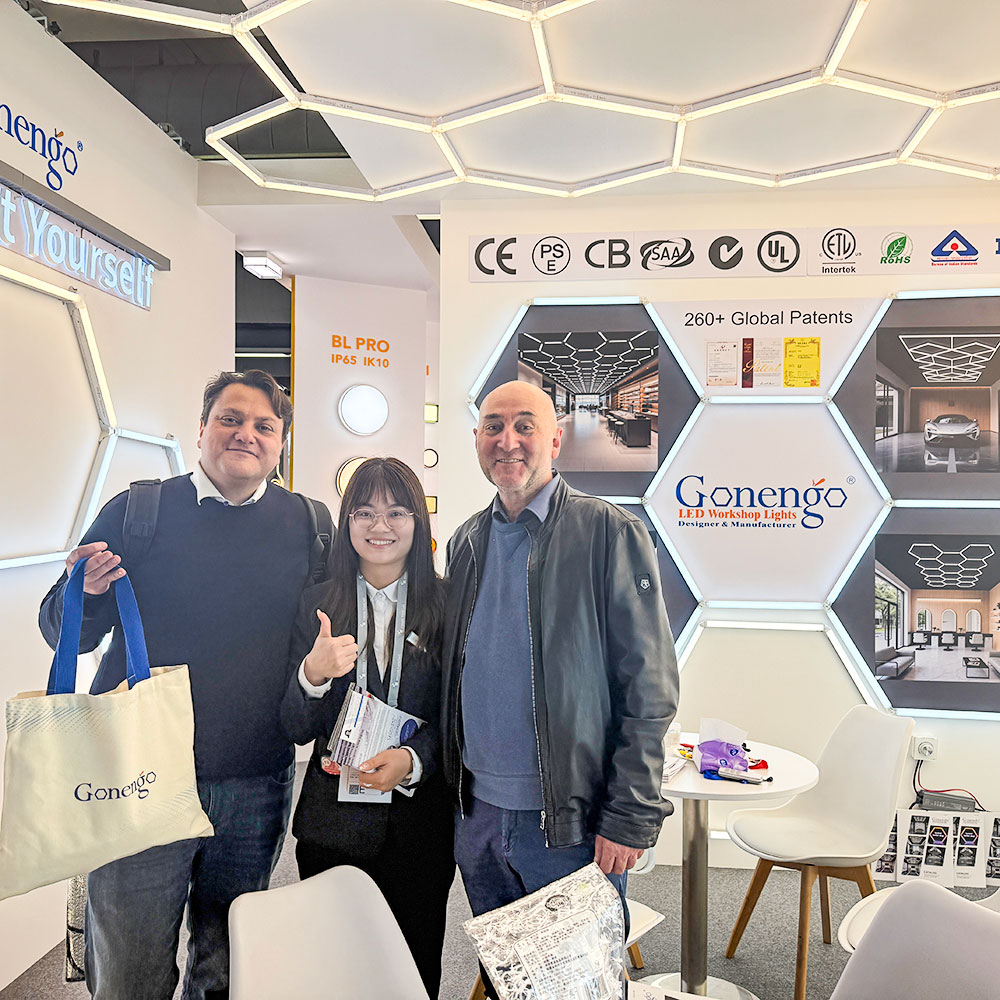 أضواء LED هندسية