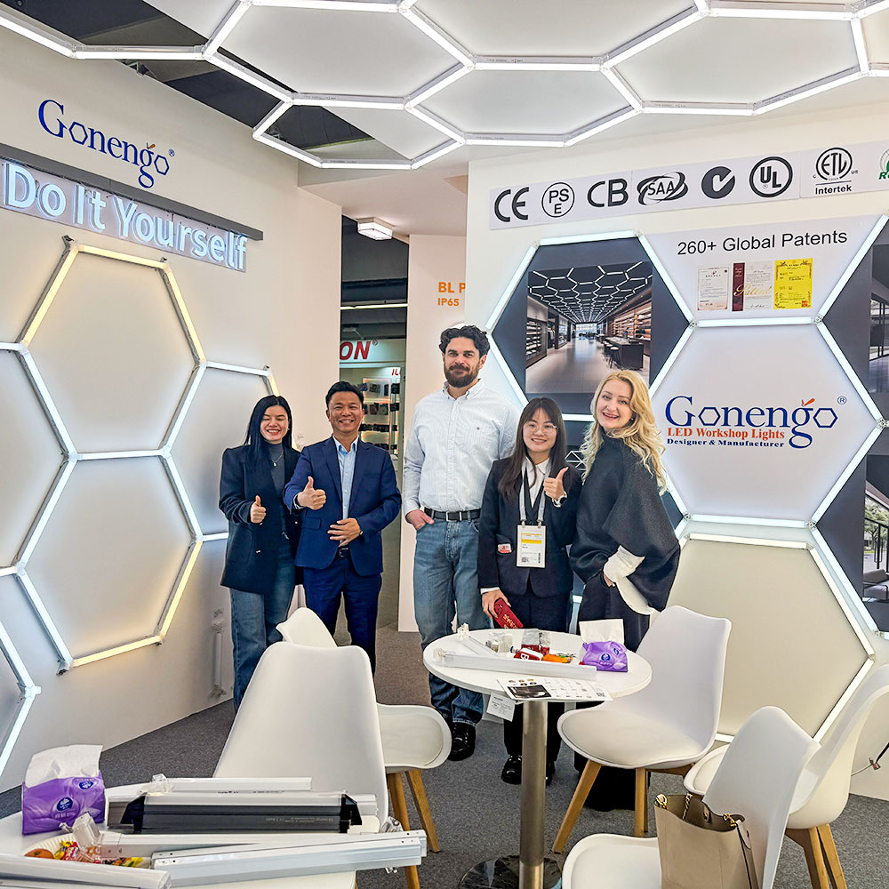 أضواء LED هندسية