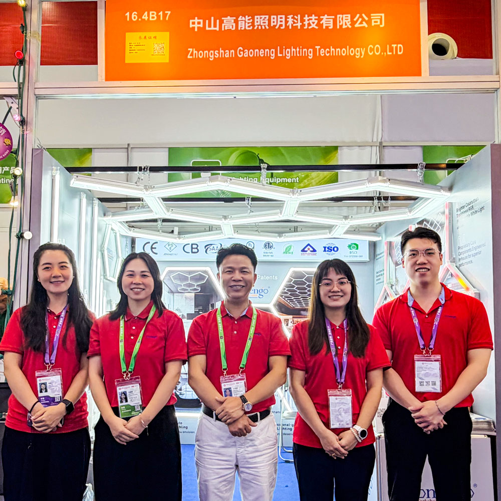 إضاءة LED هندسية